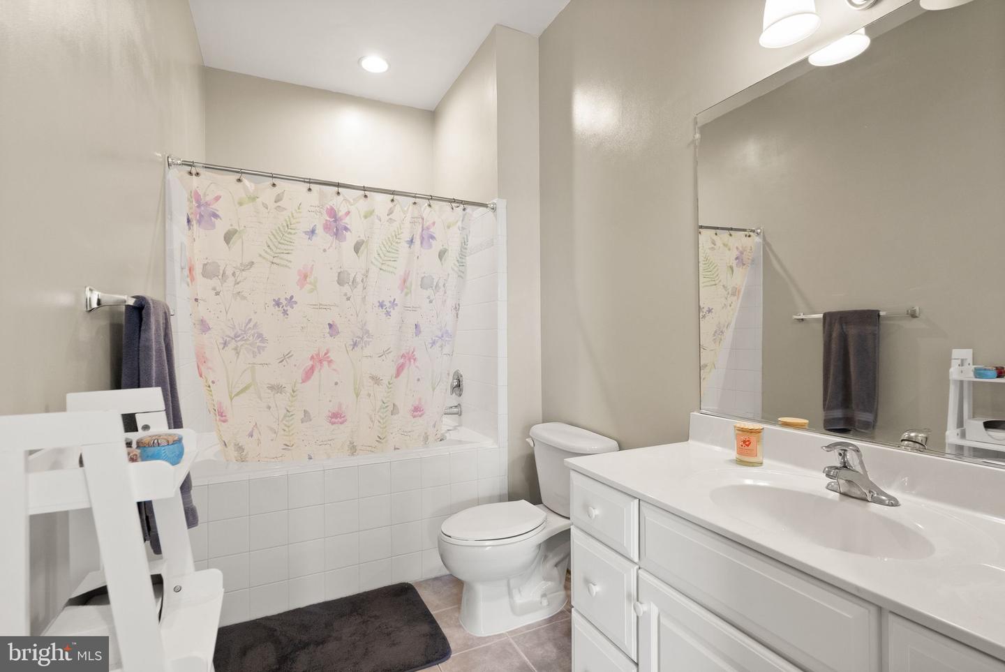 810 BELMONT BAY DR #201, WOODBRIDGE, Virginia 22191, 2 Bedrooms Bedrooms, ,2 BathroomsBathrooms,Residential,For sale,810 BELMONT BAY DR #201,VAPW2111138 MLS # VAPW2111138