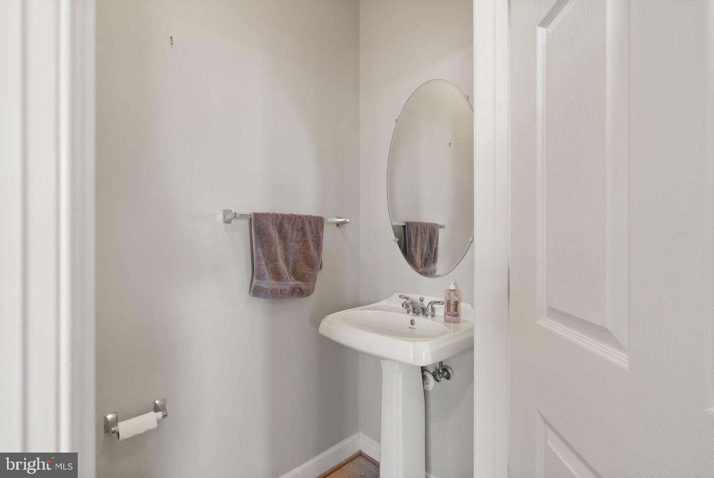 810 BELMONT BAY DR #201, WOODBRIDGE, Virginia 22191, 2 Bedrooms Bedrooms, ,2 BathroomsBathrooms,Residential,For sale,810 BELMONT BAY DR #201,VAPW2111138 MLS # VAPW2111138