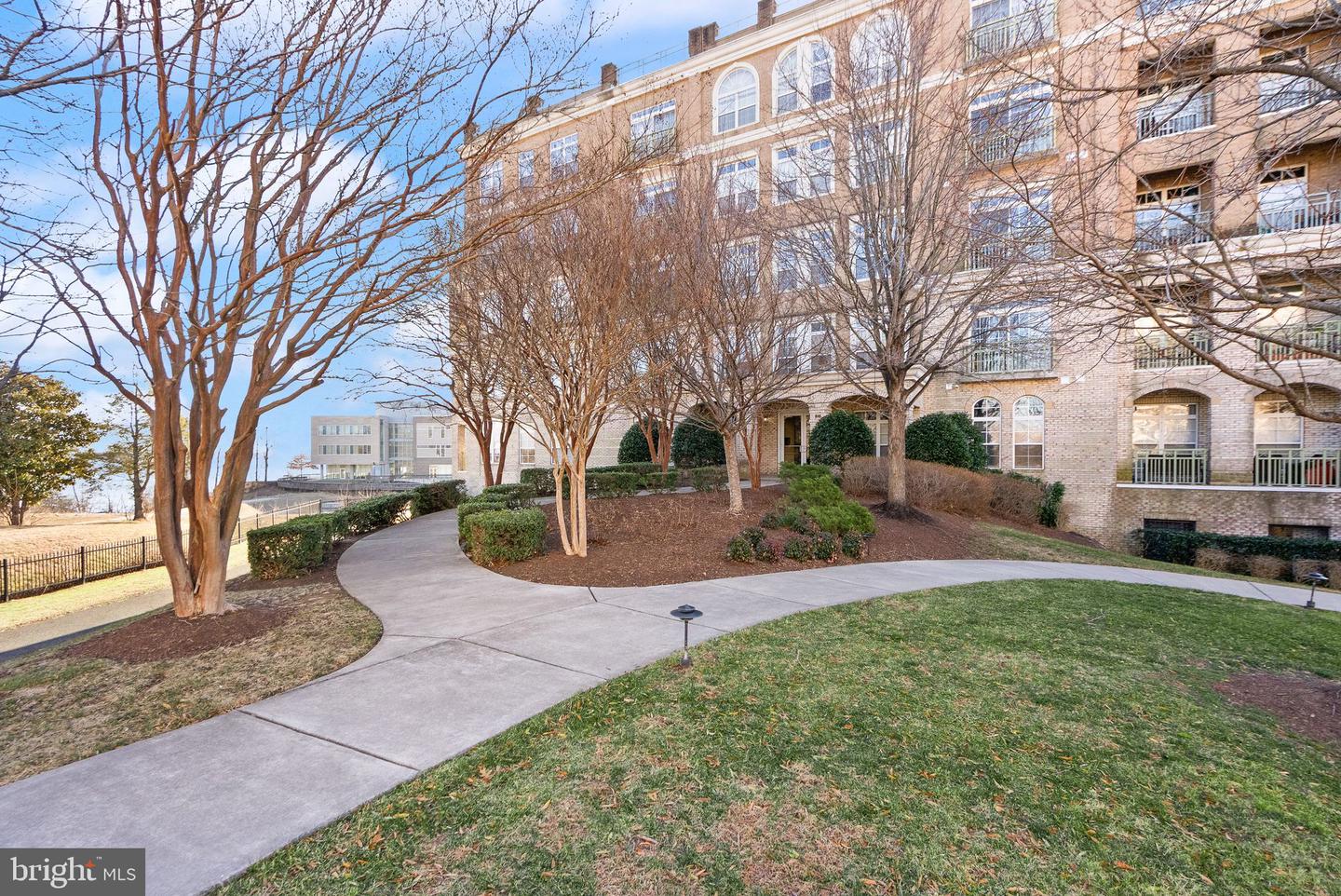 810 BELMONT BAY DR #201, WOODBRIDGE, Virginia 22191, 2 Bedrooms Bedrooms, ,2 BathroomsBathrooms,Residential,For sale,810 BELMONT BAY DR #201,VAPW2111138 MLS # VAPW2111138
