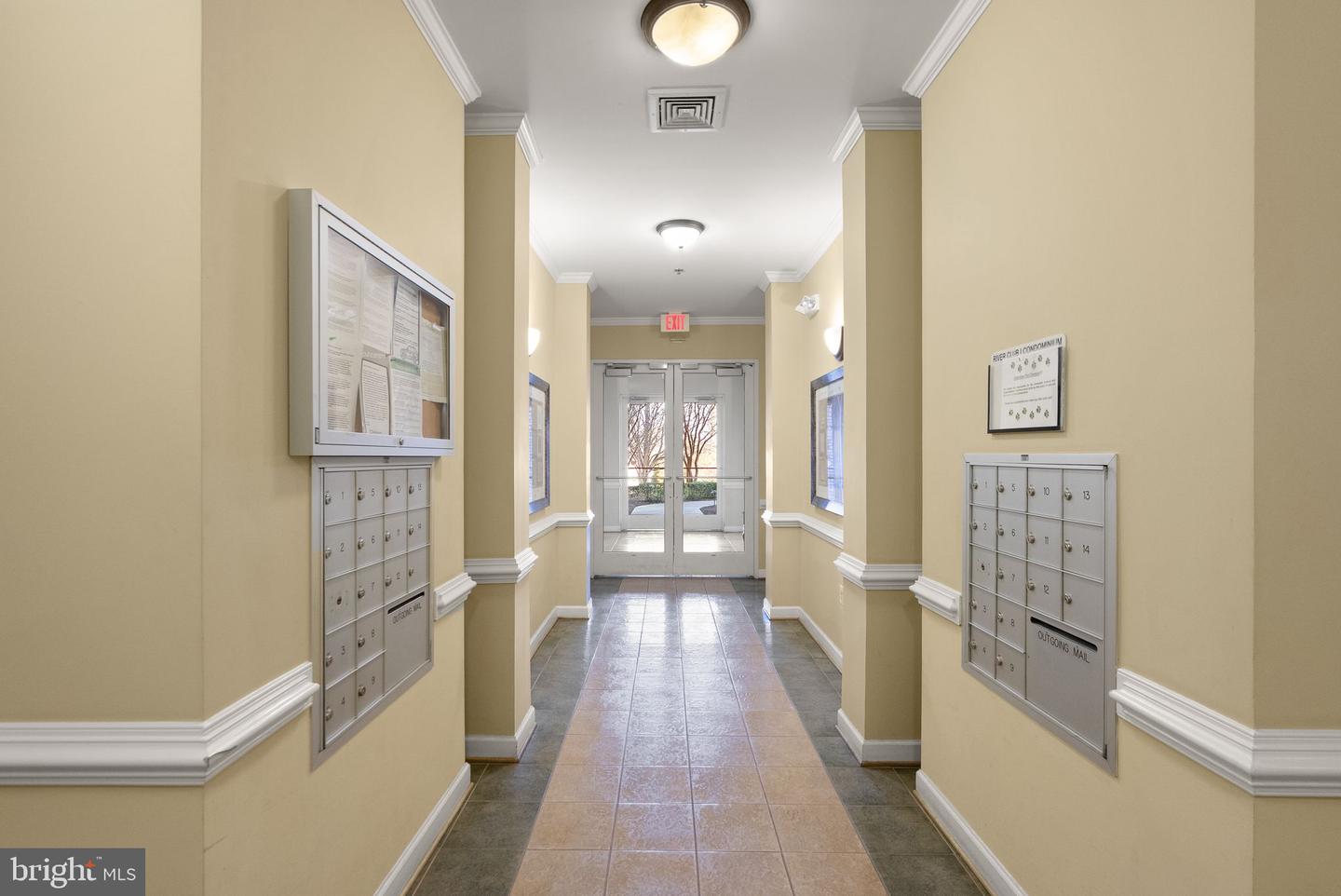 810 BELMONT BAY DR #201, WOODBRIDGE, Virginia 22191, 2 Bedrooms Bedrooms, ,2 BathroomsBathrooms,Residential,For sale,810 BELMONT BAY DR #201,VAPW2111138 MLS # VAPW2111138