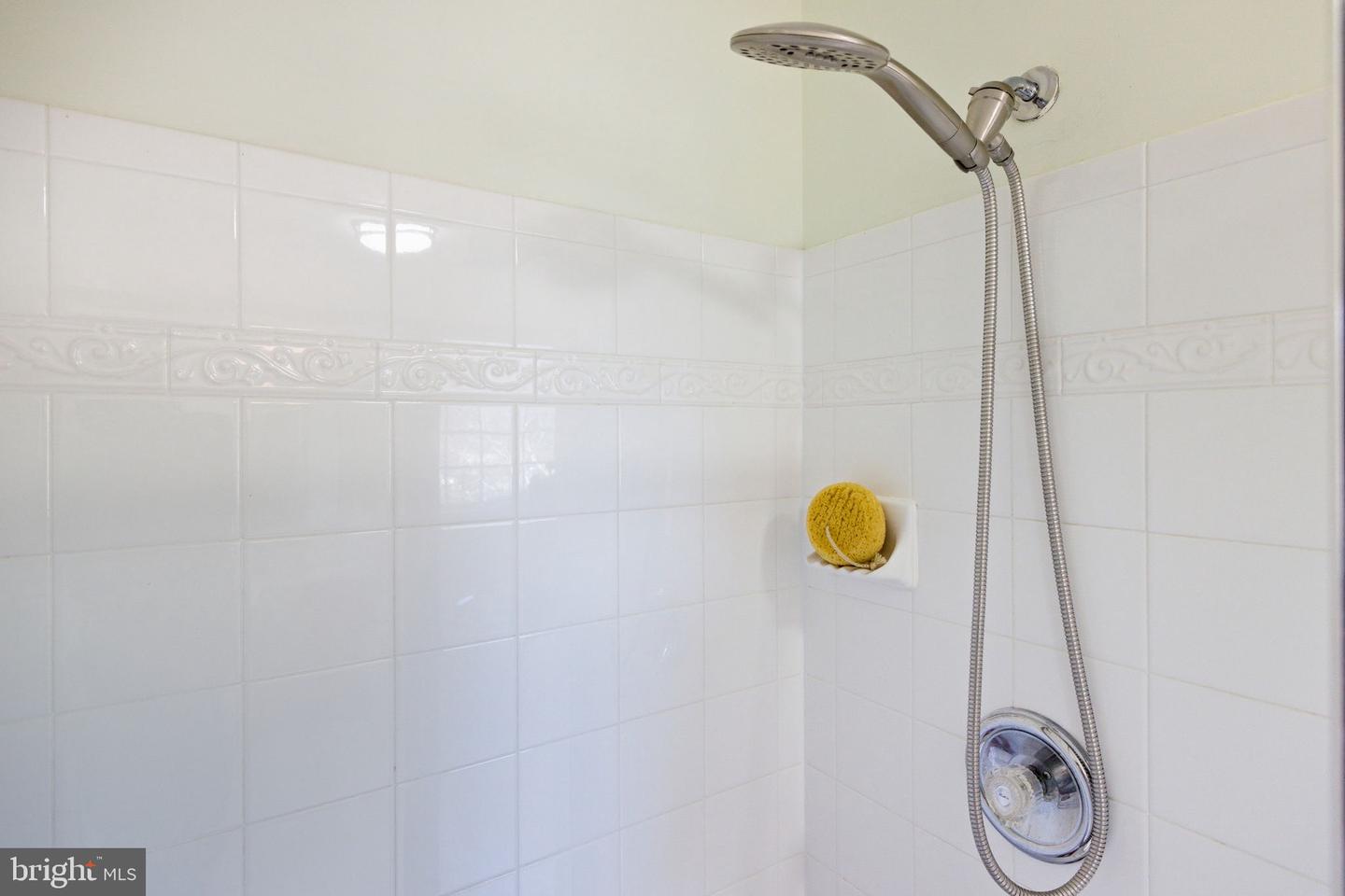 601 SPRINGHOUSE SQ SE, LEESBURG, Virginia 20175, 3 Bedrooms Bedrooms, ,2 BathroomsBathrooms,Residential,For sale,601 SPRINGHOUSE SQ SE,VALO2114538 MLS # VALO2114538