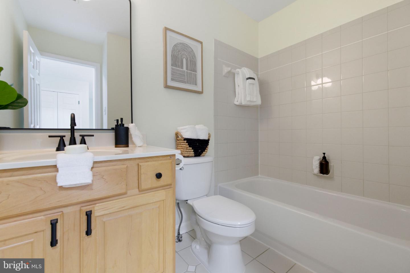 601 SPRINGHOUSE SQ SE, LEESBURG, Virginia 20175, 3 Bedrooms Bedrooms, ,2 BathroomsBathrooms,Residential,For sale,601 SPRINGHOUSE SQ SE,VALO2114538 MLS # VALO2114538