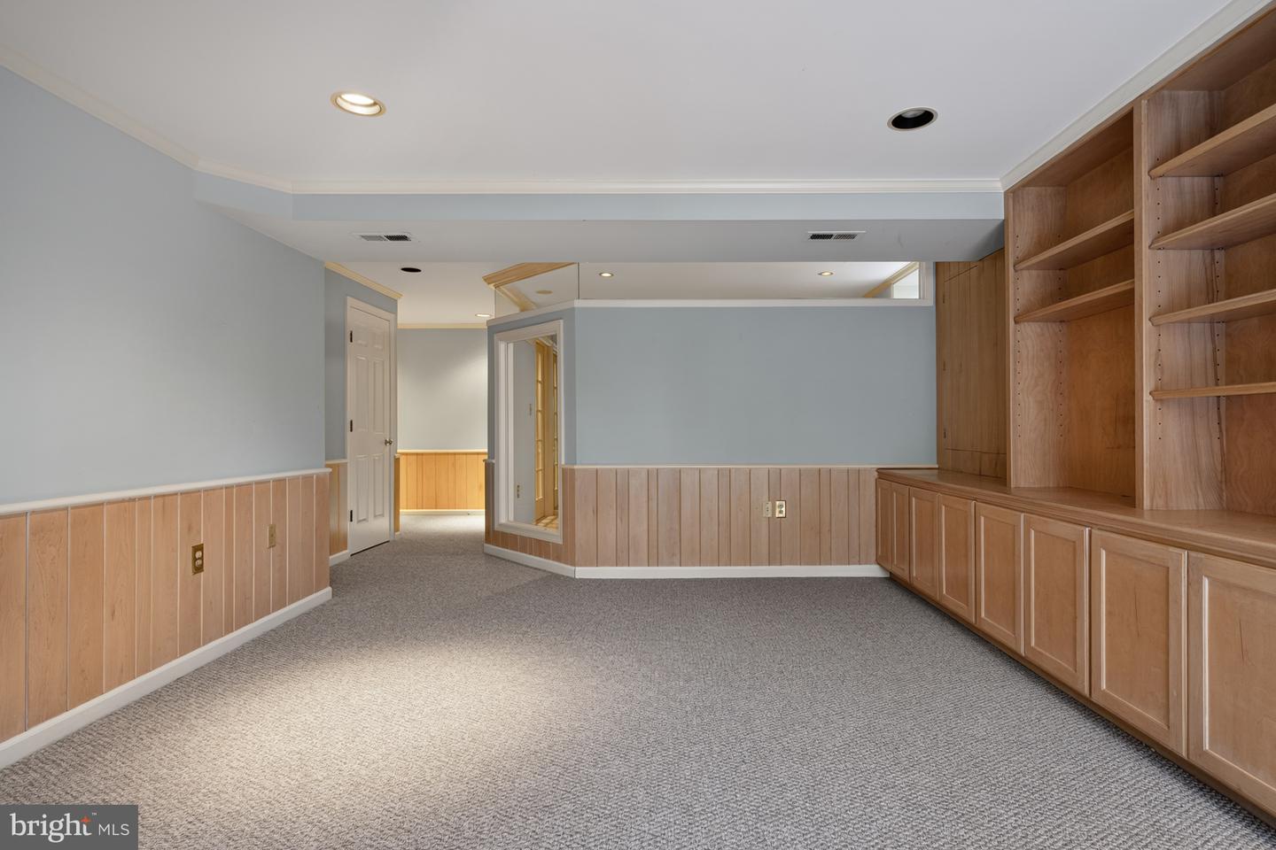 8815 SURREY CT, ALEXANDRIA, Virginia 22309, 5 Bedrooms Bedrooms, ,3 BathroomsBathrooms,Residential,For sale,8815 SURREY CT,VAFX2287404 MLS # VAFX2287404