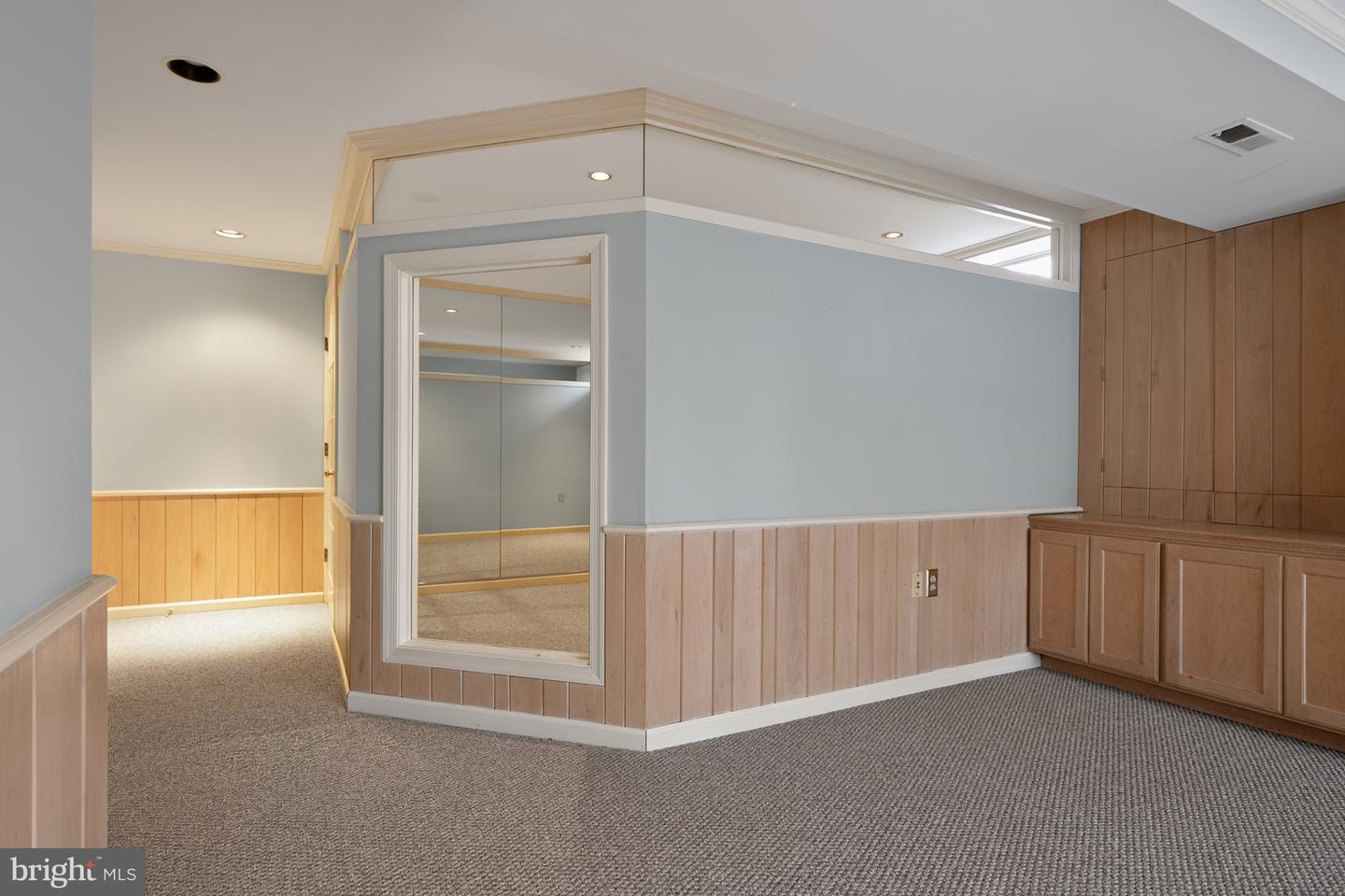 8815 SURREY CT, ALEXANDRIA, Virginia 22309, 5 Bedrooms Bedrooms, ,3 BathroomsBathrooms,Residential,For sale,8815 SURREY CT,VAFX2287404 MLS # VAFX2287404