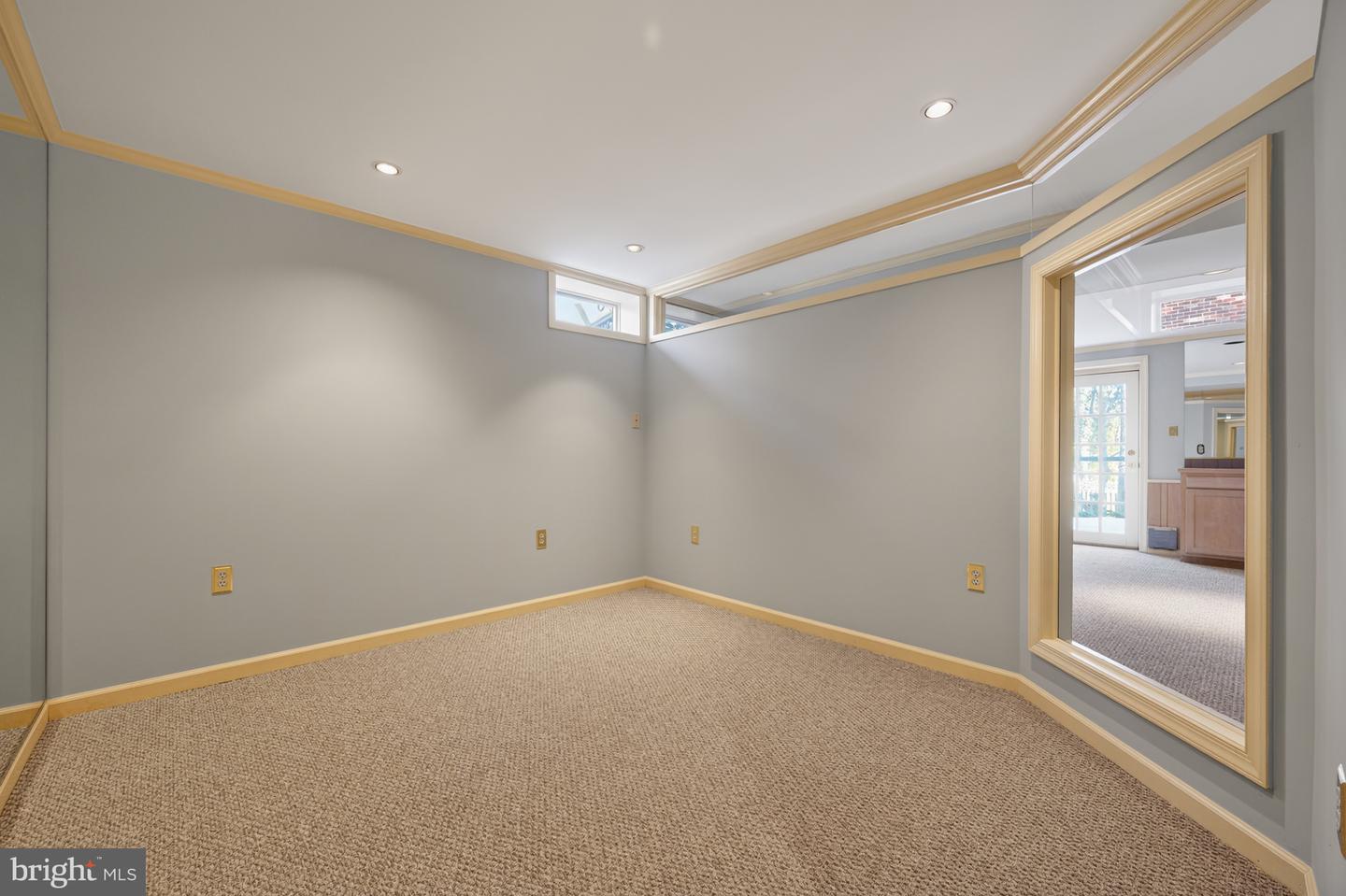 8815 SURREY CT, ALEXANDRIA, Virginia 22309, 5 Bedrooms Bedrooms, ,3 BathroomsBathrooms,Residential,For sale,8815 SURREY CT,VAFX2287404 MLS # VAFX2287404