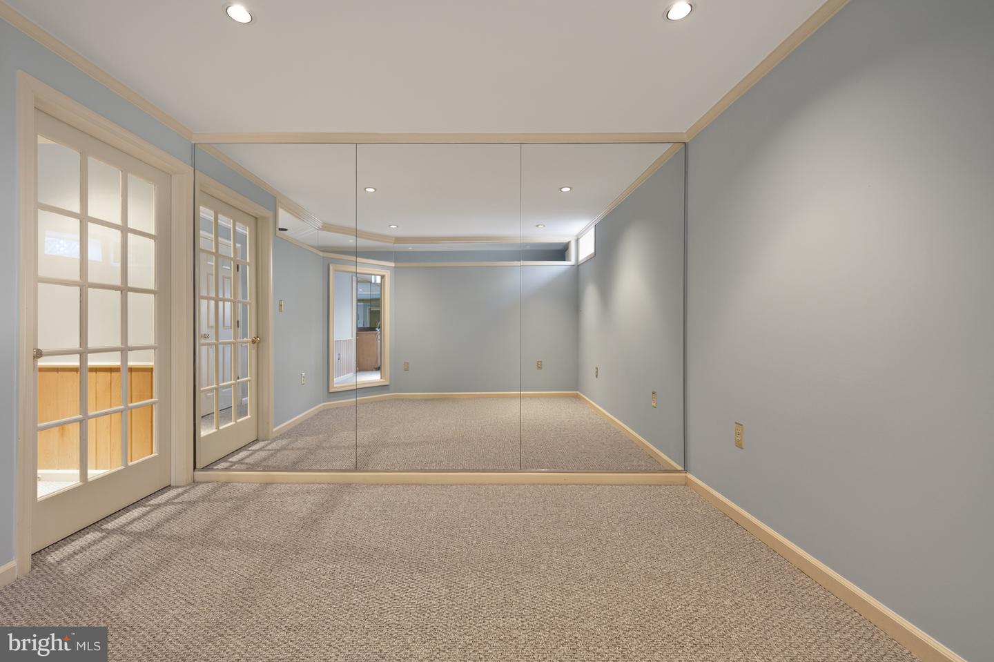 8815 SURREY CT, ALEXANDRIA, Virginia 22309, 5 Bedrooms Bedrooms, ,3 BathroomsBathrooms,Residential,For sale,8815 SURREY CT,VAFX2287404 MLS # VAFX2287404