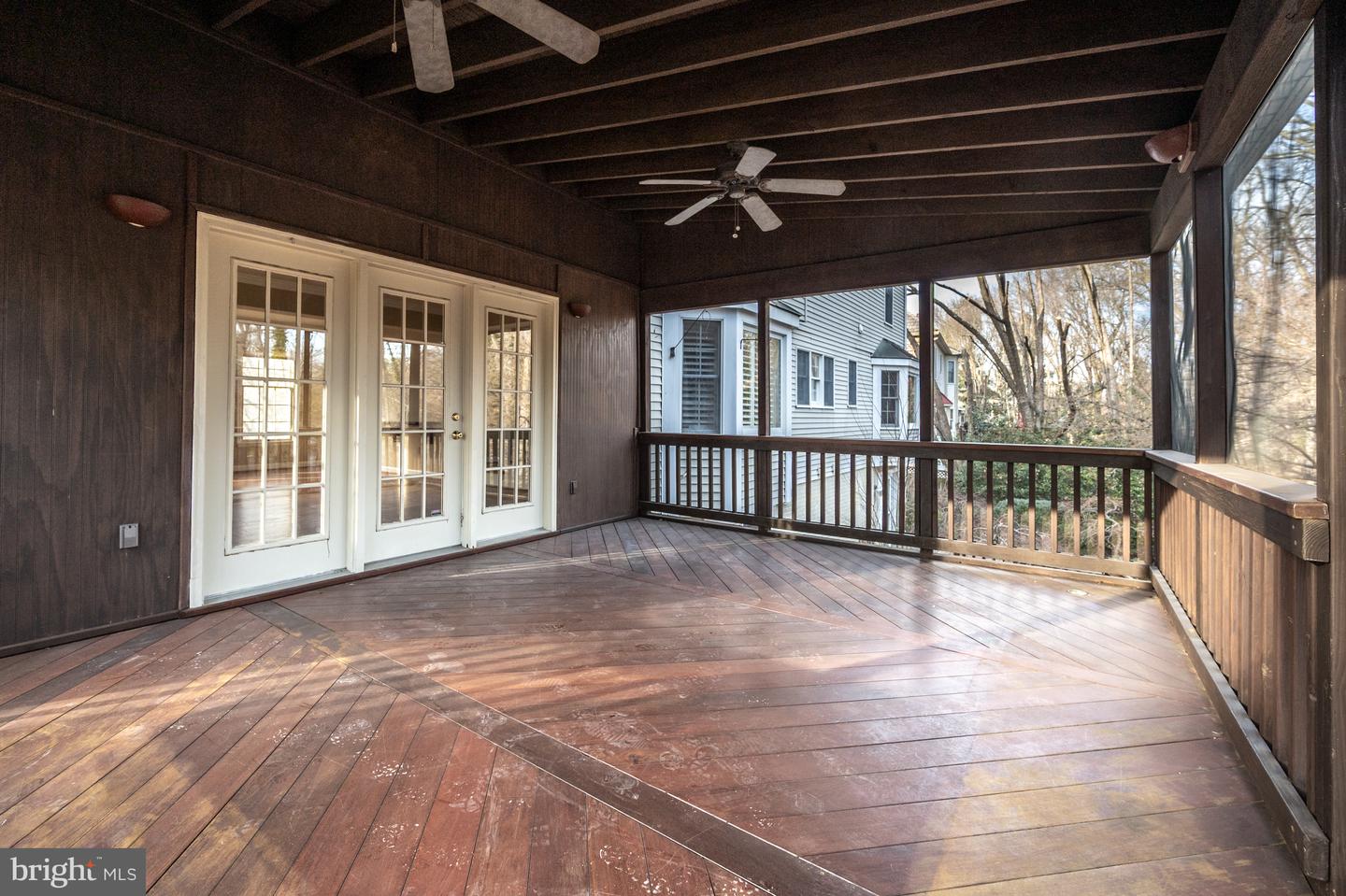 8815 SURREY CT, ALEXANDRIA, Virginia 22309, 5 Bedrooms Bedrooms, ,3 BathroomsBathrooms,Residential,For sale,8815 SURREY CT,VAFX2287404 MLS # VAFX2287404