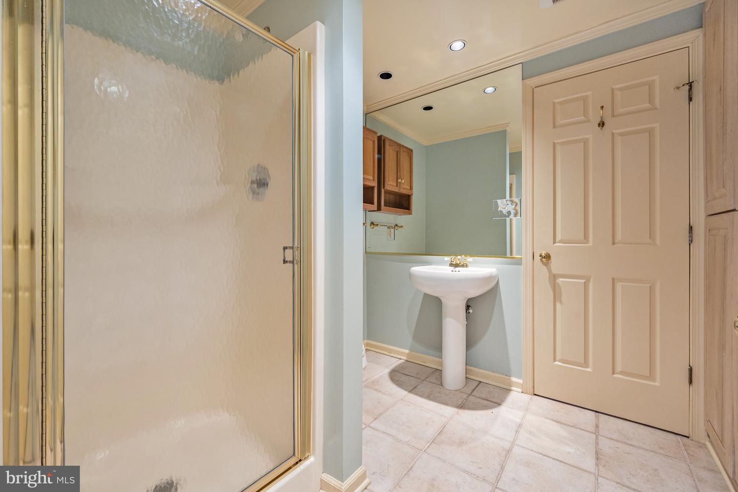 8815 SURREY CT, ALEXANDRIA, Virginia 22309, 5 Bedrooms Bedrooms, ,3 BathroomsBathrooms,Residential,For sale,8815 SURREY CT,VAFX2287404 MLS # VAFX2287404