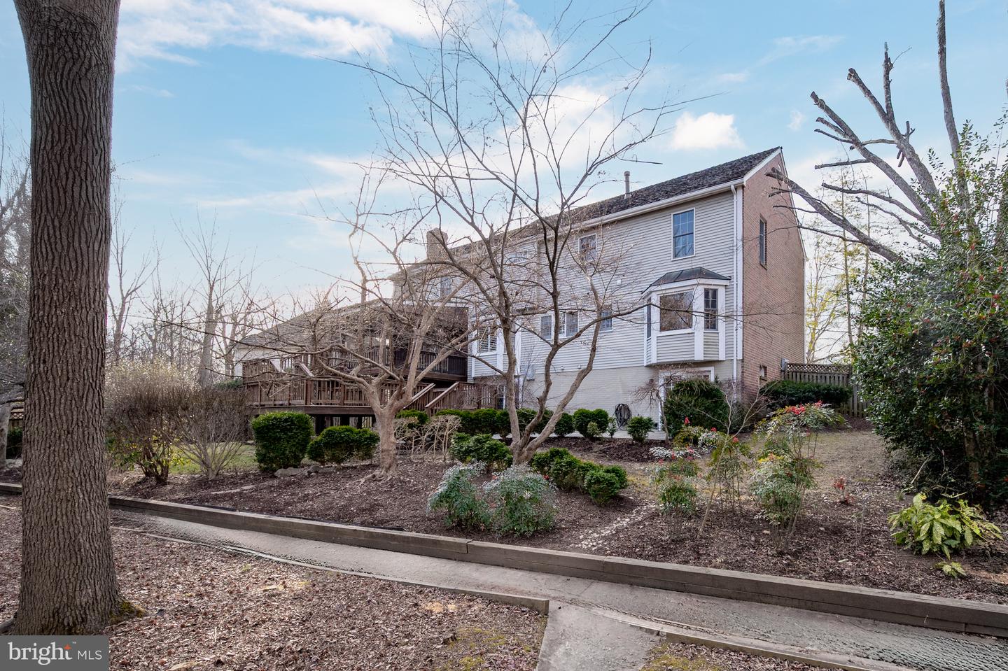 8815 SURREY CT, ALEXANDRIA, Virginia 22309, 5 Bedrooms Bedrooms, ,3 BathroomsBathrooms,Residential,For sale,8815 SURREY CT,VAFX2287404 MLS # VAFX2287404