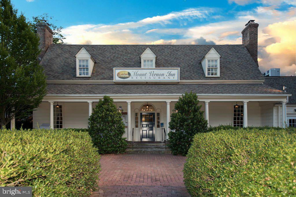 8815 SURREY CT, ALEXANDRIA, Virginia 22309, 5 Bedrooms Bedrooms, ,3 BathroomsBathrooms,Residential,For sale,8815 SURREY CT,VAFX2287404 MLS # VAFX2287404