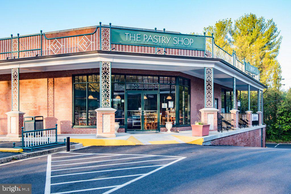 8815 SURREY CT, ALEXANDRIA, Virginia 22309, 5 Bedrooms Bedrooms, ,3 BathroomsBathrooms,Residential,For sale,8815 SURREY CT,VAFX2287404 MLS # VAFX2287404