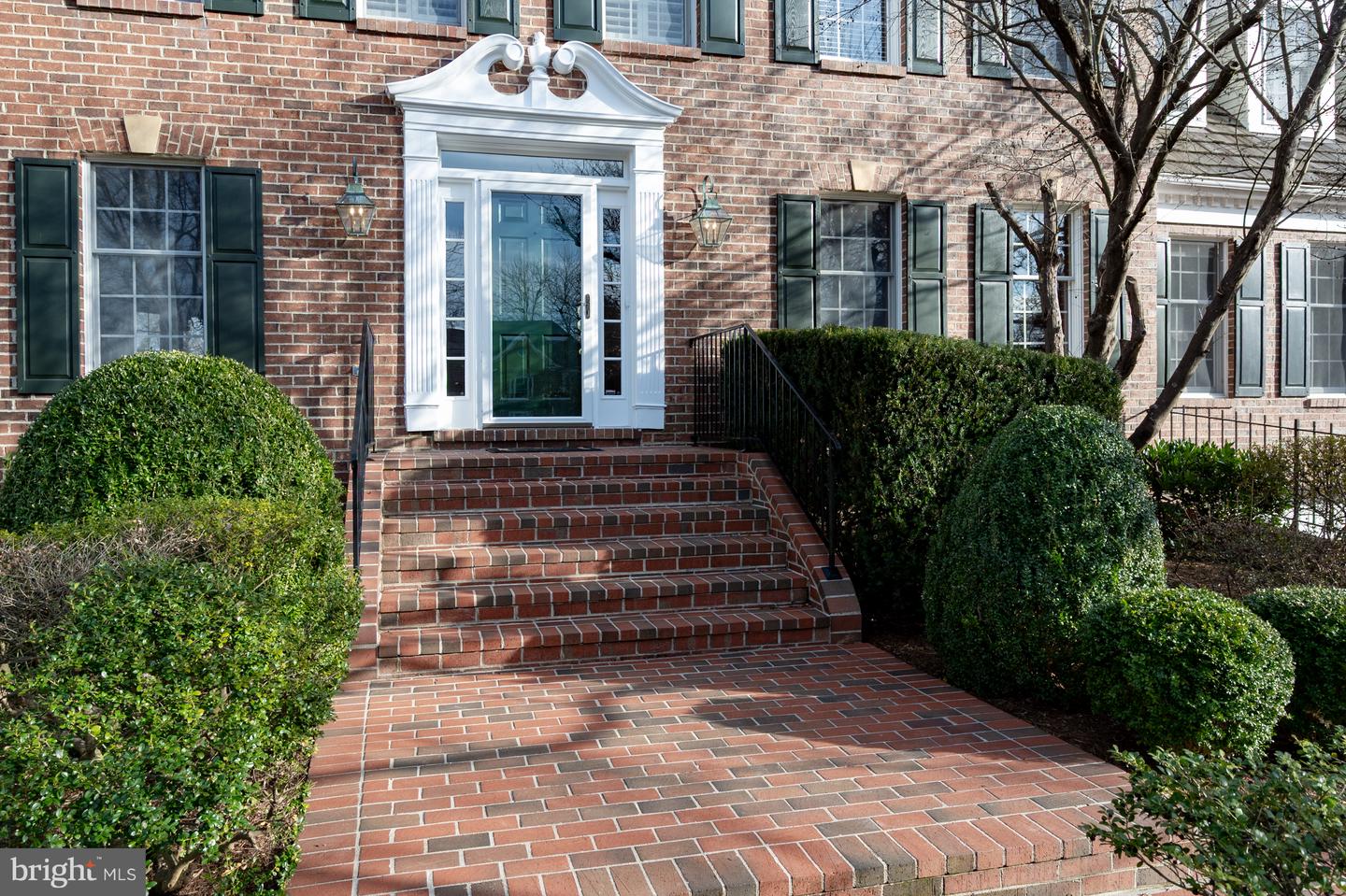 8815 SURREY CT, ALEXANDRIA, Virginia 22309, 5 Bedrooms Bedrooms, ,3 BathroomsBathrooms,Residential,For sale,8815 SURREY CT,VAFX2287404 MLS # VAFX2287404