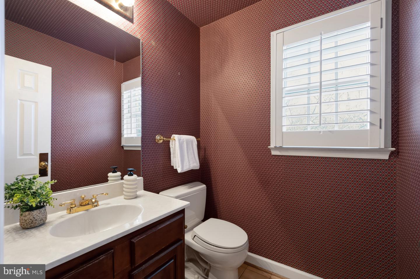 8815 SURREY CT, ALEXANDRIA, Virginia 22309, 5 Bedrooms Bedrooms, ,3 BathroomsBathrooms,Residential,For sale,8815 SURREY CT,VAFX2287404 MLS # VAFX2287404