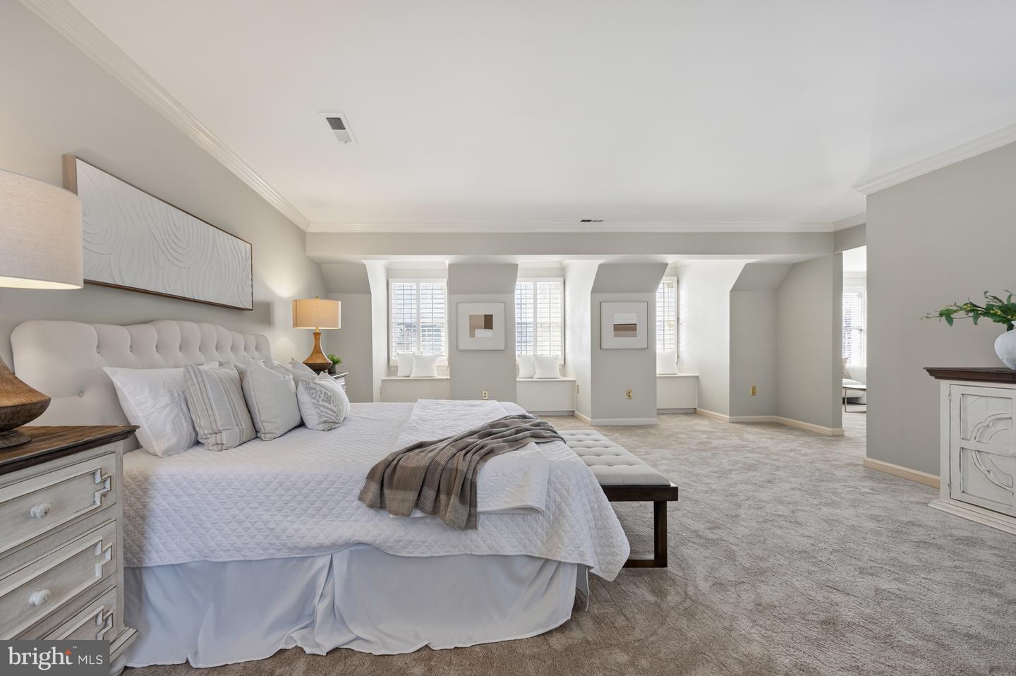 8815 SURREY CT, ALEXANDRIA, Virginia 22309, 5 Bedrooms Bedrooms, ,3 BathroomsBathrooms,Residential,For sale,8815 SURREY CT,VAFX2287404 MLS # VAFX2287404