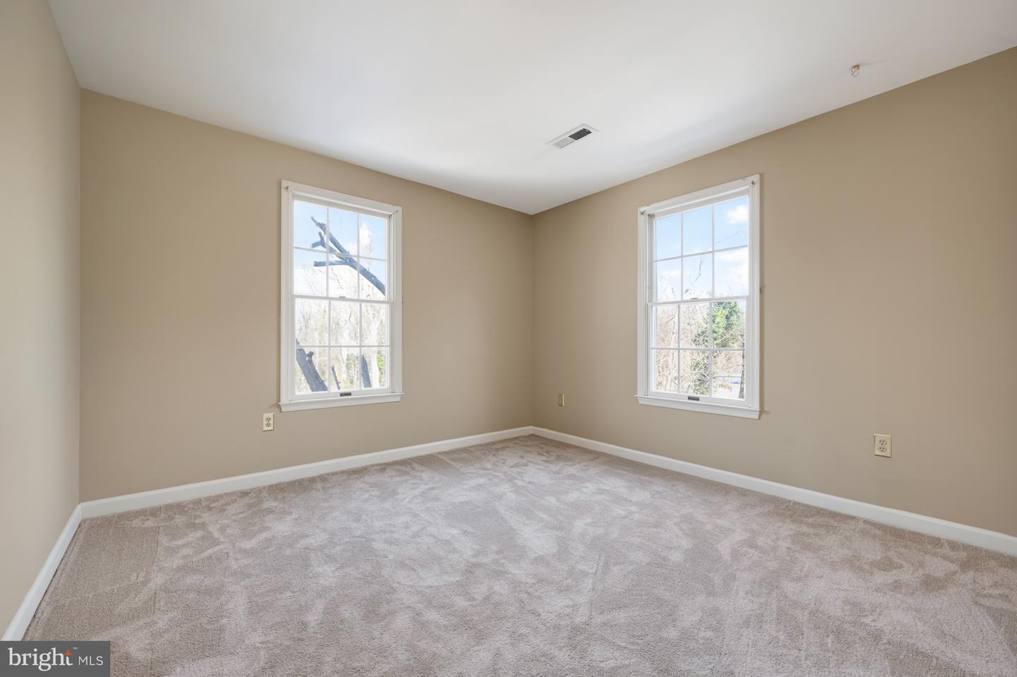 8815 SURREY CT, ALEXANDRIA, Virginia 22309, 5 Bedrooms Bedrooms, ,3 BathroomsBathrooms,Residential,For sale,8815 SURREY CT,VAFX2287404 MLS # VAFX2287404