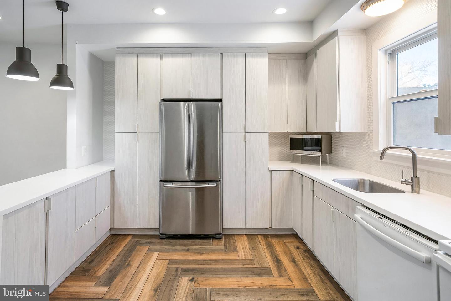 612 ALABAMA AVE SE, WASHINGTON, District Of Columbia 20032, 2 Bedrooms Bedrooms, 6 Rooms Rooms,2 BathroomsBathrooms,Residential,For sale,612 ALABAMA AVE SE,DCDC2243026 MLS # DCDC2243026