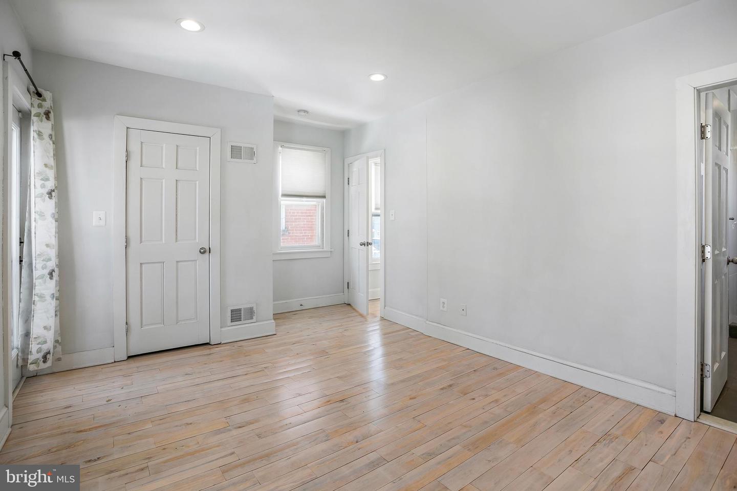 612 ALABAMA AVE SE, WASHINGTON, District Of Columbia 20032, 2 Bedrooms Bedrooms, 6 Rooms Rooms,2 BathroomsBathrooms,Residential,For sale,612 ALABAMA AVE SE,DCDC2243026 MLS # DCDC2243026