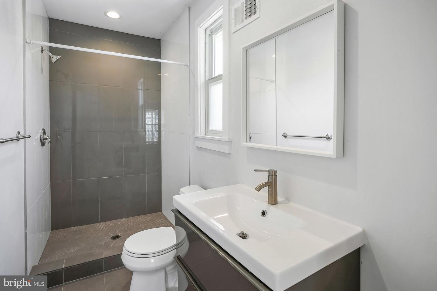 612 ALABAMA AVE SE, WASHINGTON, District Of Columbia 20032, 2 Bedrooms Bedrooms, 6 Rooms Rooms,2 BathroomsBathrooms,Residential,For sale,612 ALABAMA AVE SE,DCDC2243026 MLS # DCDC2243026