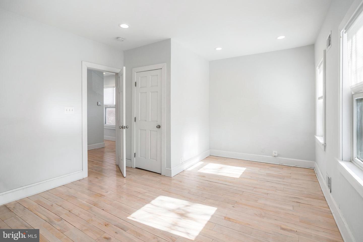 612 ALABAMA AVE SE, WASHINGTON, District Of Columbia 20032, 2 Bedrooms Bedrooms, 6 Rooms Rooms,2 BathroomsBathrooms,Residential,For sale,612 ALABAMA AVE SE,DCDC2243026 MLS # DCDC2243026