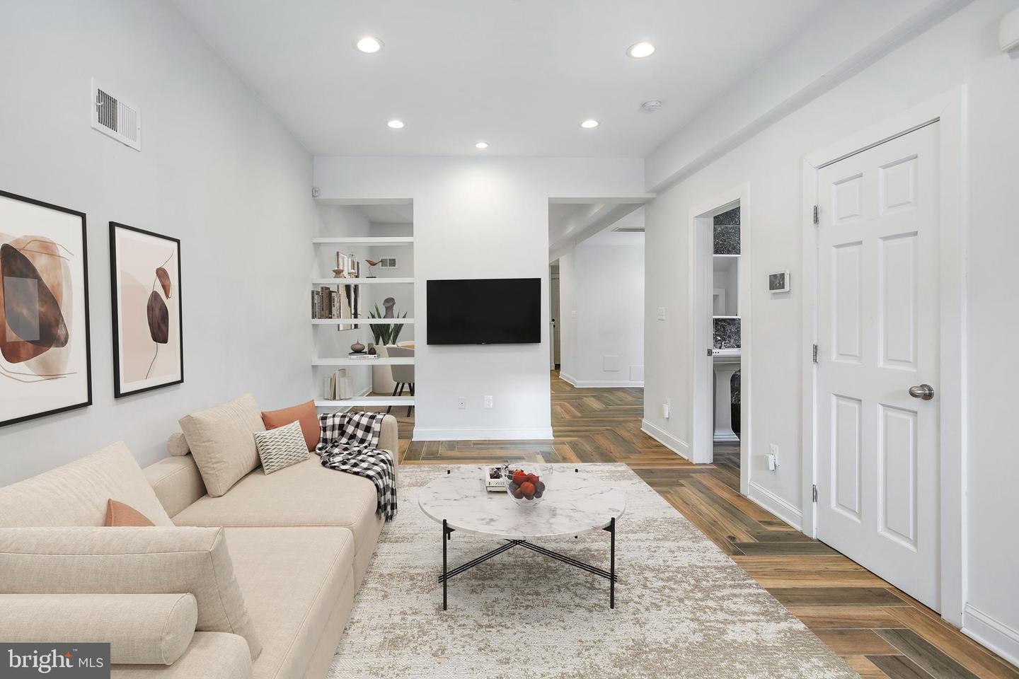 612 ALABAMA AVE SE, WASHINGTON, District Of Columbia 20032, 2 Bedrooms Bedrooms, 6 Rooms Rooms,2 BathroomsBathrooms,Residential,For sale,612 ALABAMA AVE SE,DCDC2243026 MLS # DCDC2243026