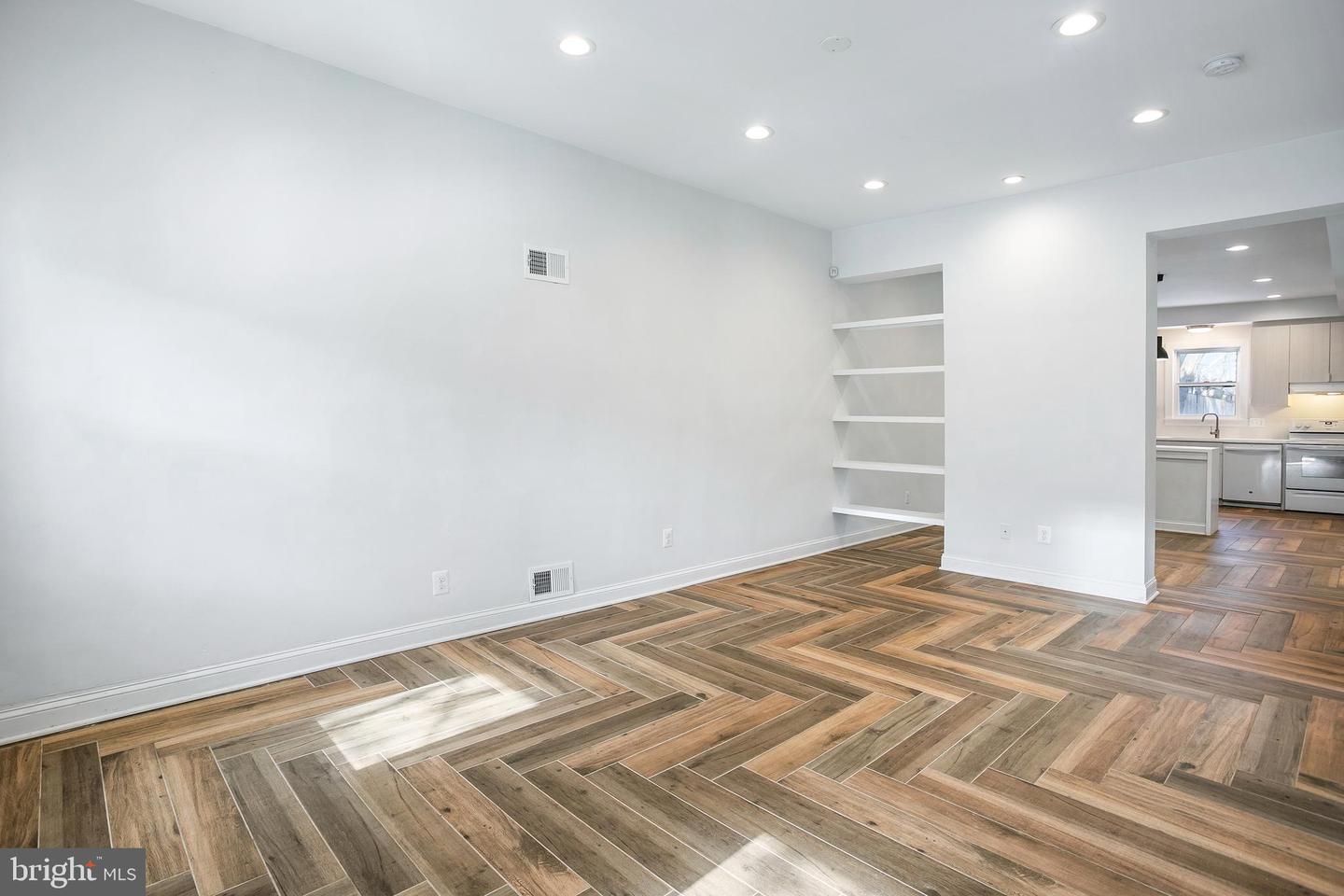 612 ALABAMA AVE SE, WASHINGTON, District Of Columbia 20032, 2 Bedrooms Bedrooms, 6 Rooms Rooms,2 BathroomsBathrooms,Residential,For sale,612 ALABAMA AVE SE,DCDC2243026 MLS # DCDC2243026