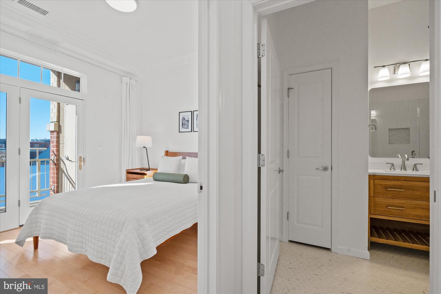 309 HOLLAND LN #311, ALEXANDRIA, Virginia 22314, 2 Bedrooms Bedrooms, ,2 BathroomsBathrooms,Residential,For sale,309 HOLLAND LN #311,VAAX2053466 MLS # VAAX2053466