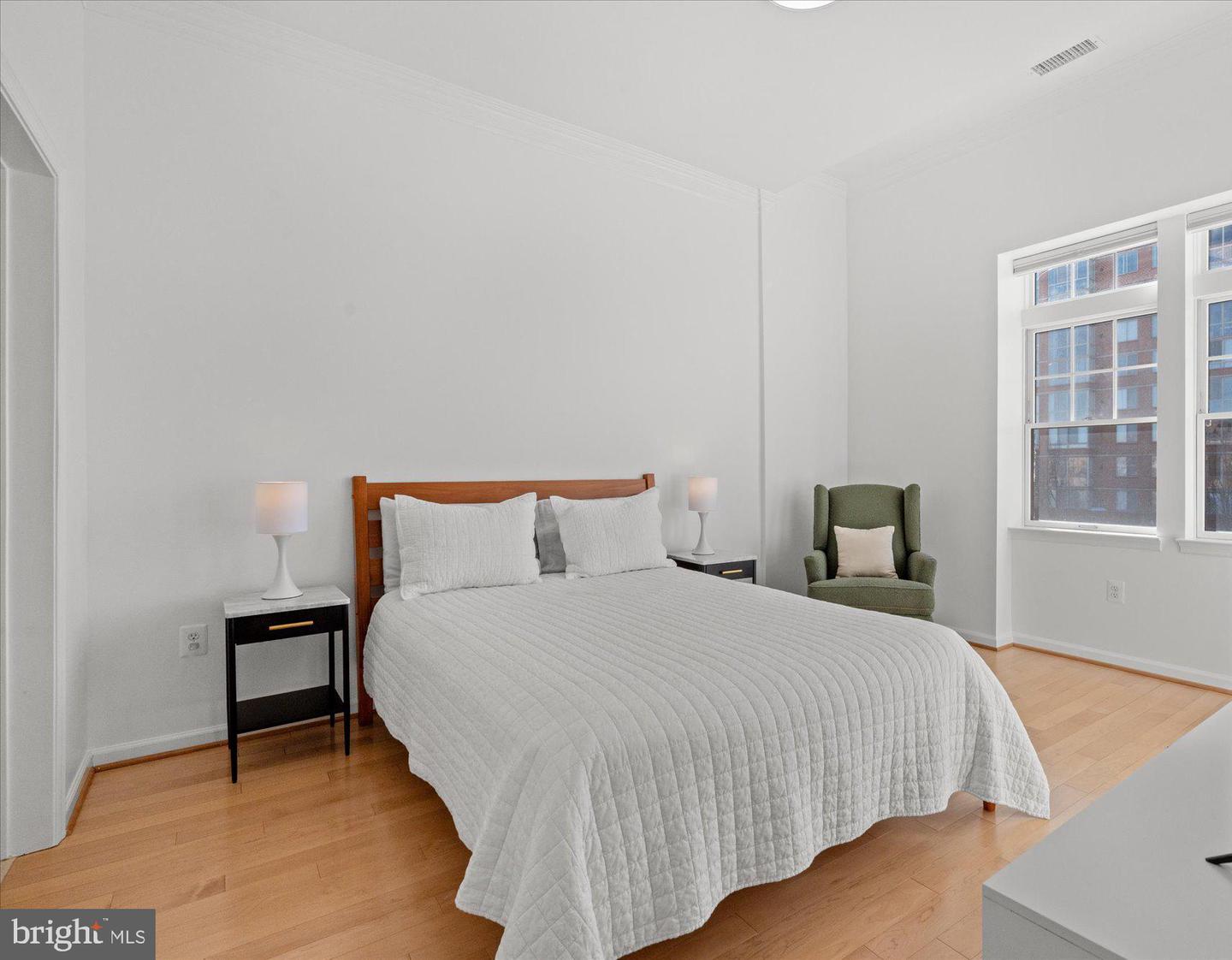 309 HOLLAND LN #311, ALEXANDRIA, Virginia 22314, 2 Bedrooms Bedrooms, ,2 BathroomsBathrooms,Residential,For sale,309 HOLLAND LN #311,VAAX2053466 MLS # VAAX2053466