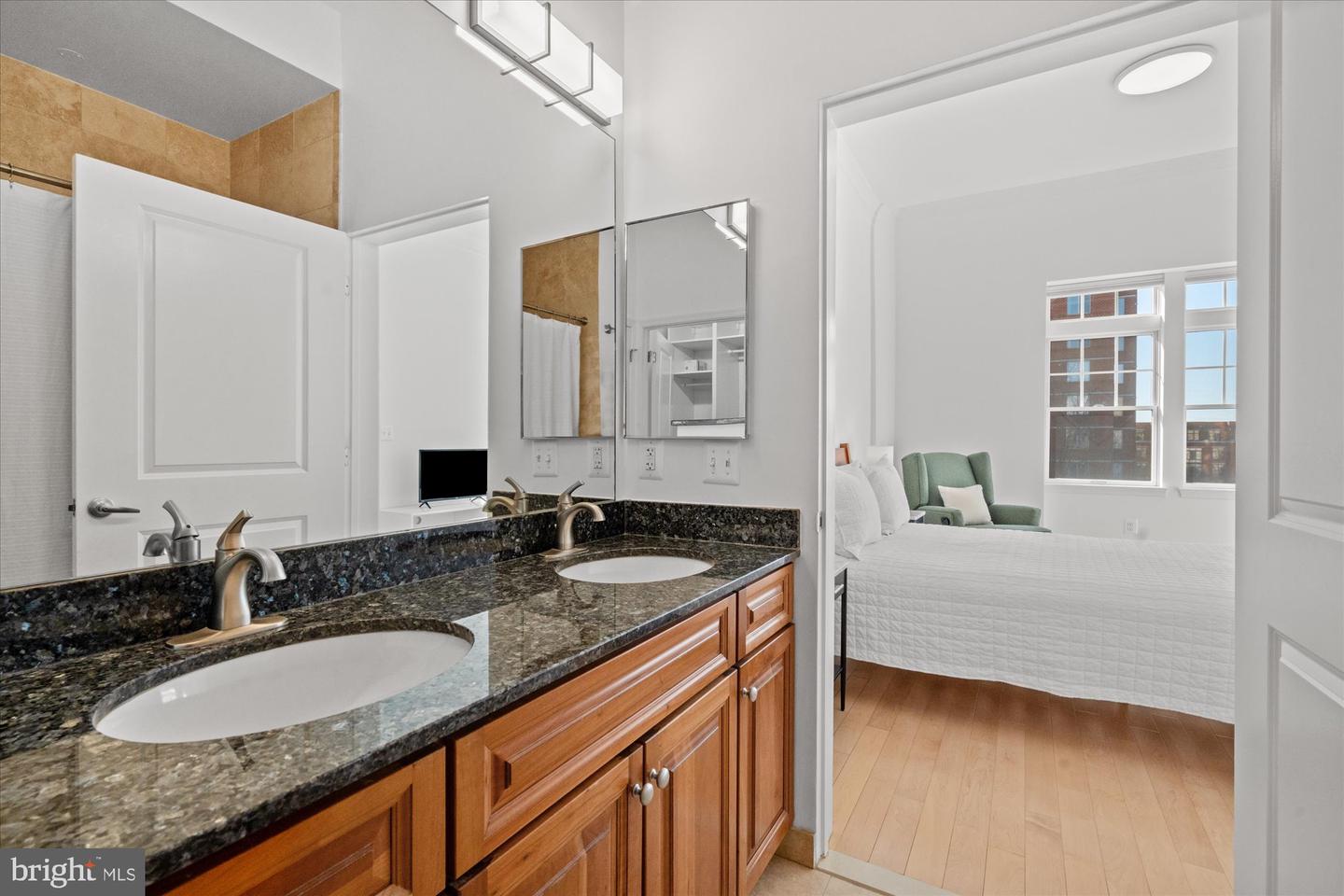 309 HOLLAND LN #311, ALEXANDRIA, Virginia 22314, 2 Bedrooms Bedrooms, ,2 BathroomsBathrooms,Residential,For sale,309 HOLLAND LN #311,VAAX2053466 MLS # VAAX2053466
