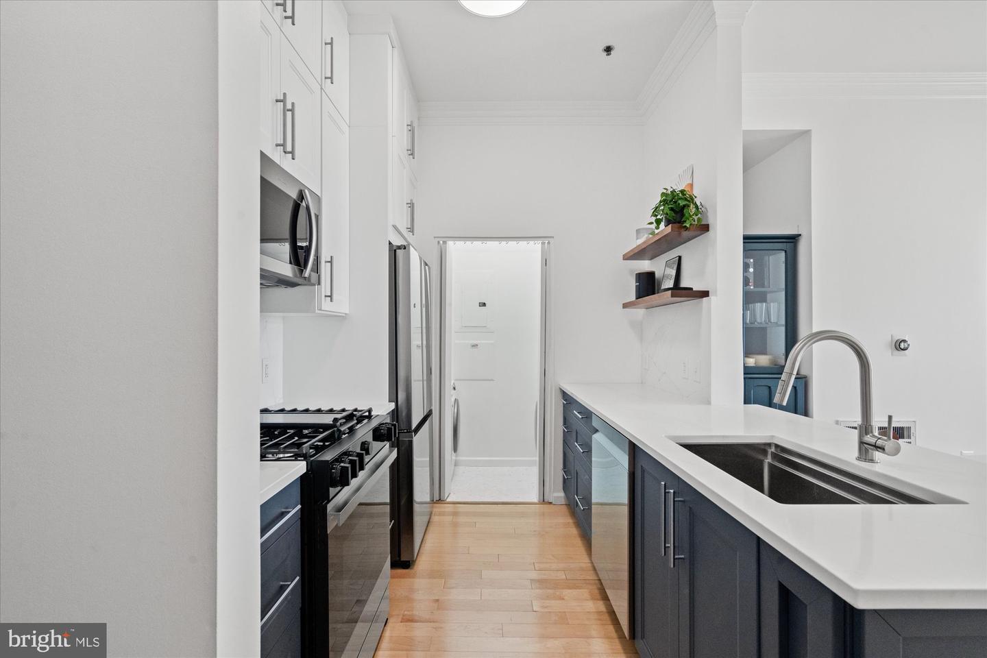 309 HOLLAND LN #311, ALEXANDRIA, Virginia 22314, 2 Bedrooms Bedrooms, ,2 BathroomsBathrooms,Residential,For sale,309 HOLLAND LN #311,VAAX2053466 MLS # VAAX2053466