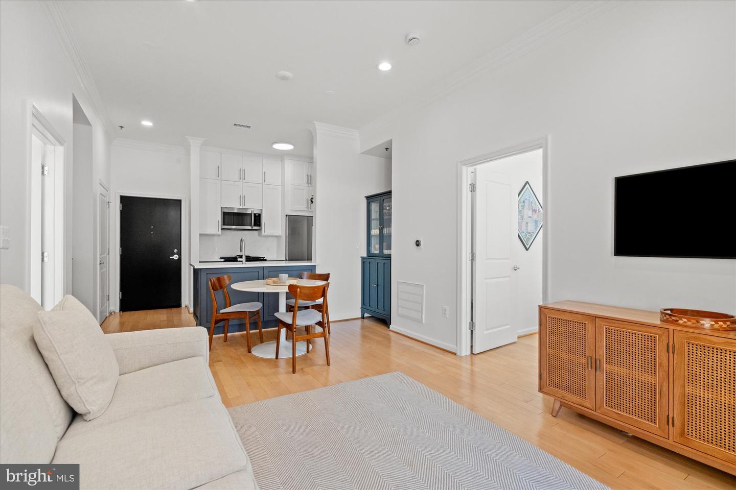 309 HOLLAND LN #311, ALEXANDRIA, Virginia 22314, 2 Bedrooms Bedrooms, ,2 BathroomsBathrooms,Residential,For sale,309 HOLLAND LN #311,VAAX2053466 MLS # VAAX2053466