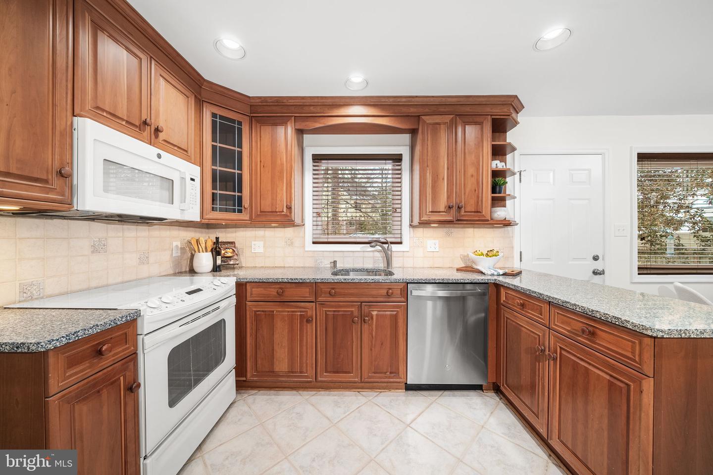 9600 HELENWOOD DR, FAIRFAX, Virginia 22032, 4 Bedrooms Bedrooms, ,2 BathroomsBathrooms,Residential,For sale,9600 HELENWOOD DR,VAFX2287296 MLS # VAFX2287296