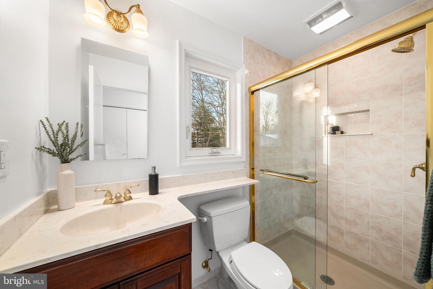 9600 HELENWOOD DR, FAIRFAX, Virginia 22032, 4 Bedrooms Bedrooms, ,2 BathroomsBathrooms,Residential,For sale,9600 HELENWOOD DR,VAFX2287296 MLS # VAFX2287296