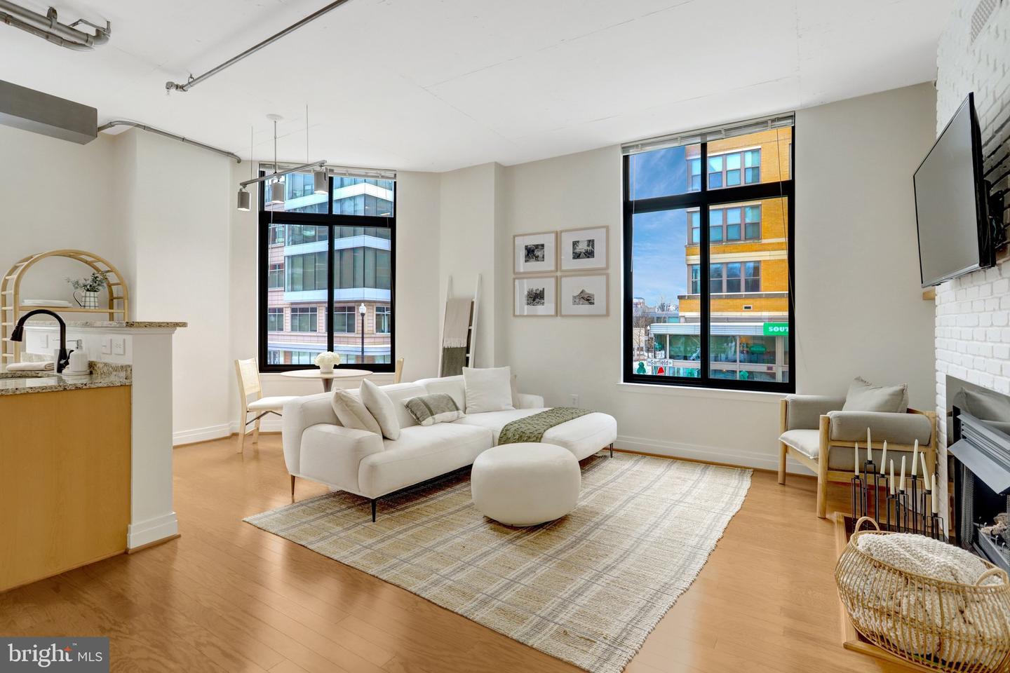 1201 N GARFIELD ST #206, ARLINGTON, Virginia 22201, 2 Bedrooms Bedrooms, ,2 BathroomsBathrooms,Residential,For sale,1201 N GARFIELD ST #206,VAAR2068072 MLS # VAAR2068072