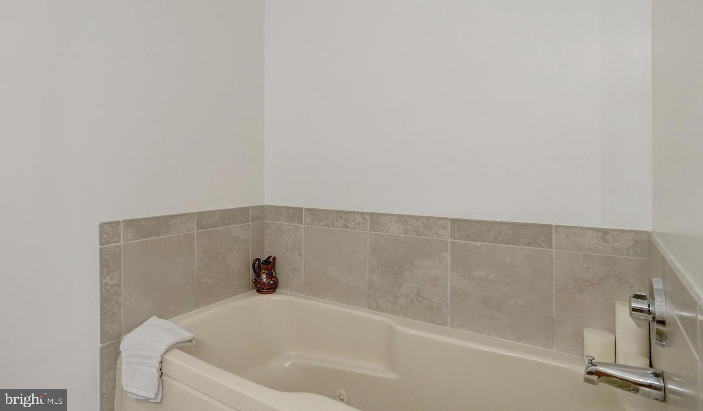 1201 N GARFIELD ST #206, ARLINGTON, Virginia 22201, 2 Bedrooms Bedrooms, ,2 BathroomsBathrooms,Residential,For sale,1201 N GARFIELD ST #206,VAAR2068072 MLS # VAAR2068072