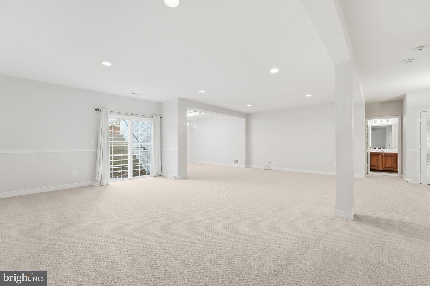 13141 TRIPLE CROWN LOOP, GAINESVILLE, Virginia 20155, 2 Bedrooms Bedrooms, ,4 BathroomsBathrooms,Residential,For sale,13141 TRIPLE CROWN LOOP,VAPW2111130 MLS # VAPW2111130