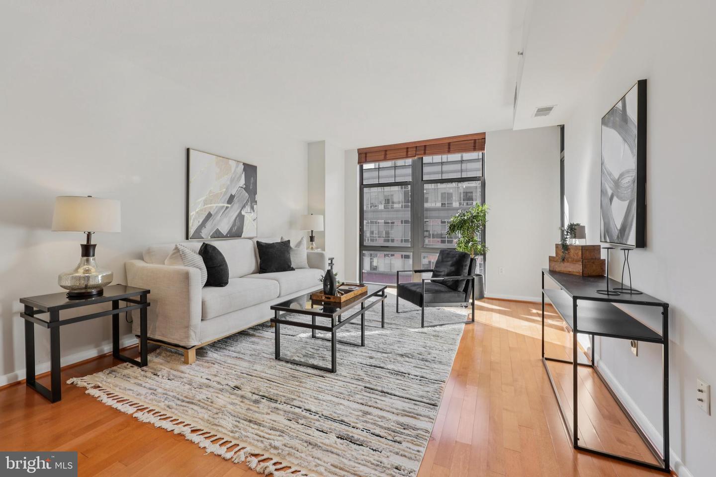 1021 N GARFIELD ST #819, ARLINGTON, Virginia 22201, 1 Bedroom Bedrooms, ,1 BathroomBathrooms,Residential,For sale,1021 N GARFIELD ST #819,VAAR2068088 MLS # VAAR2068088