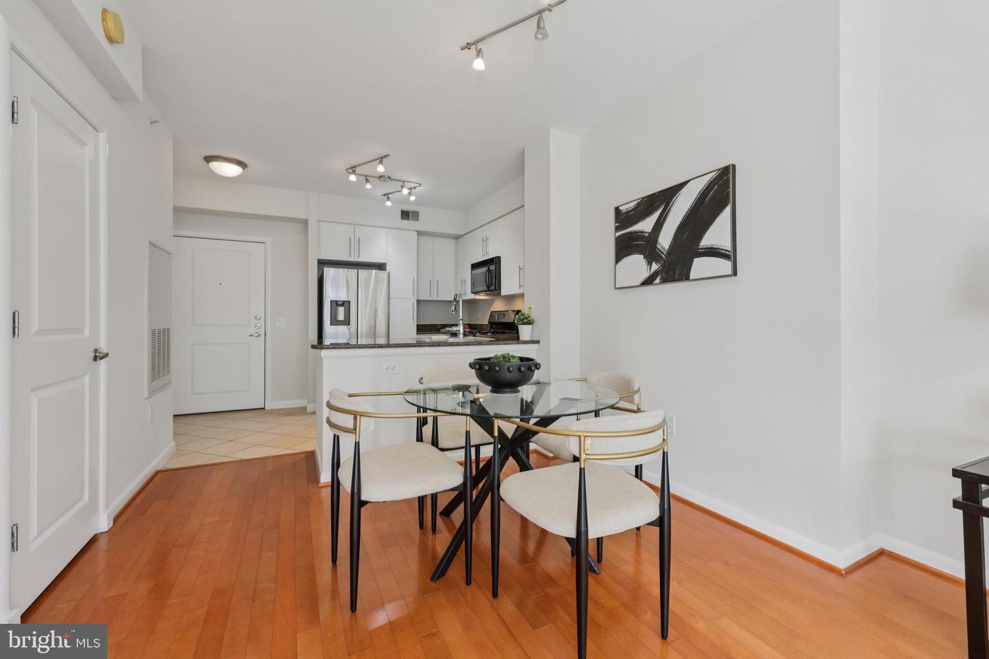 1021 N GARFIELD ST #819, ARLINGTON, Virginia 22201, 1 Bedroom Bedrooms, ,1 BathroomBathrooms,Residential,For sale,1021 N GARFIELD ST #819,VAAR2068088 MLS # VAAR2068088