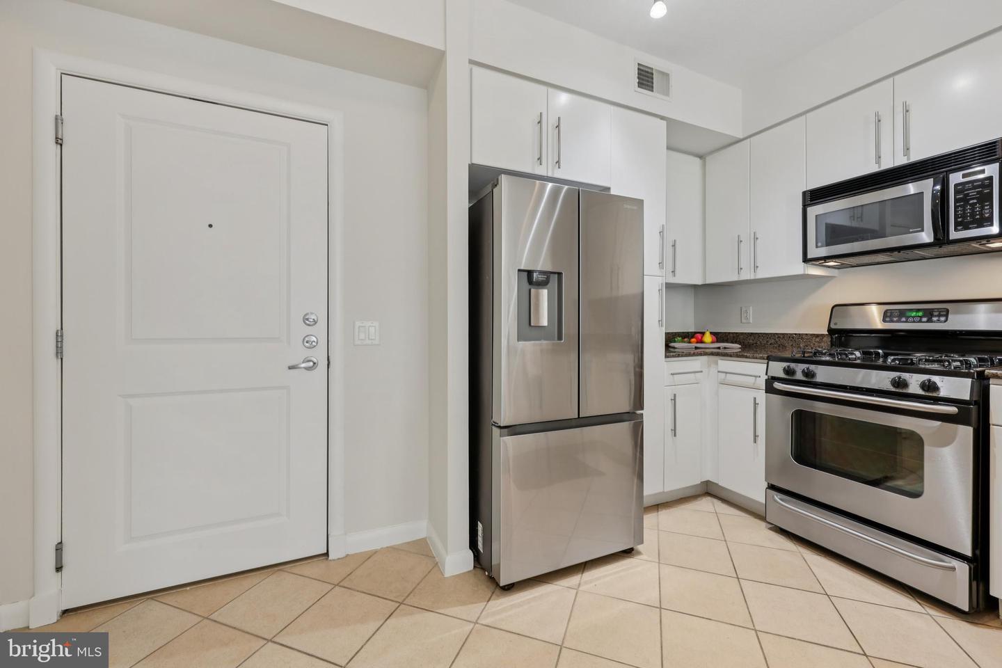 1021 N GARFIELD ST #819, ARLINGTON, Virginia 22201, 1 Bedroom Bedrooms, ,1 BathroomBathrooms,Residential,For sale,1021 N GARFIELD ST #819,VAAR2068088 MLS # VAAR2068088