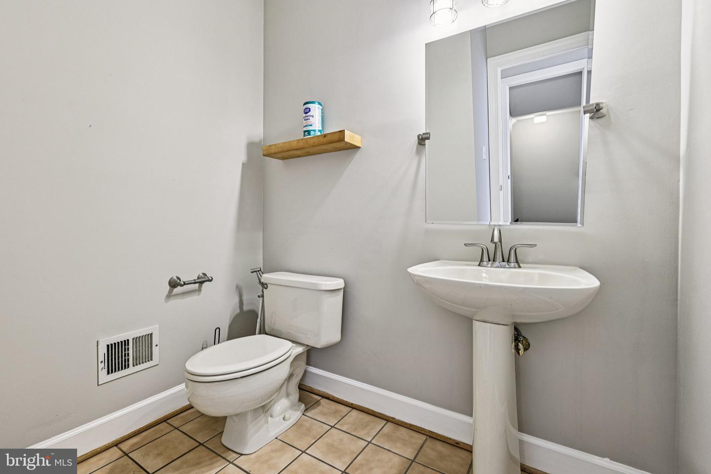 4307 WYNNWOOD DR, ANNANDALE, Virginia 22003, 5 Bedrooms Bedrooms, ,3 BathroomsBathrooms,Residential,For sale,4307 WYNNWOOD DR,VAFX2287368 MLS # VAFX2287368