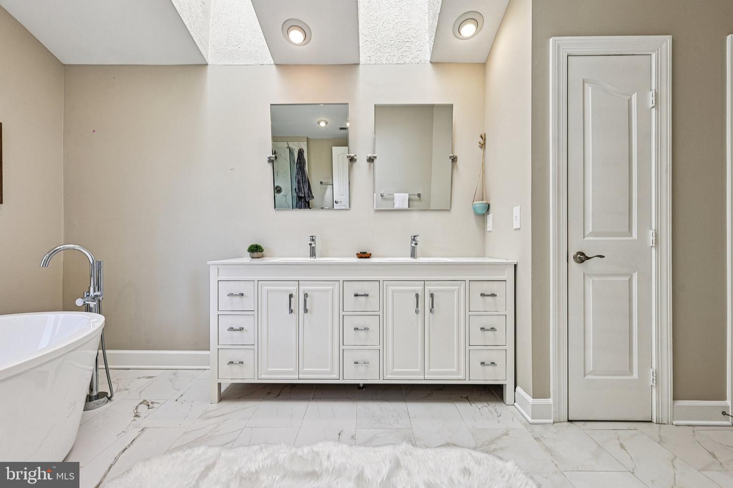 4307 WYNNWOOD DR, ANNANDALE, Virginia 22003, 5 Bedrooms Bedrooms, ,3 BathroomsBathrooms,Residential,For sale,4307 WYNNWOOD DR,VAFX2287368 MLS # VAFX2287368