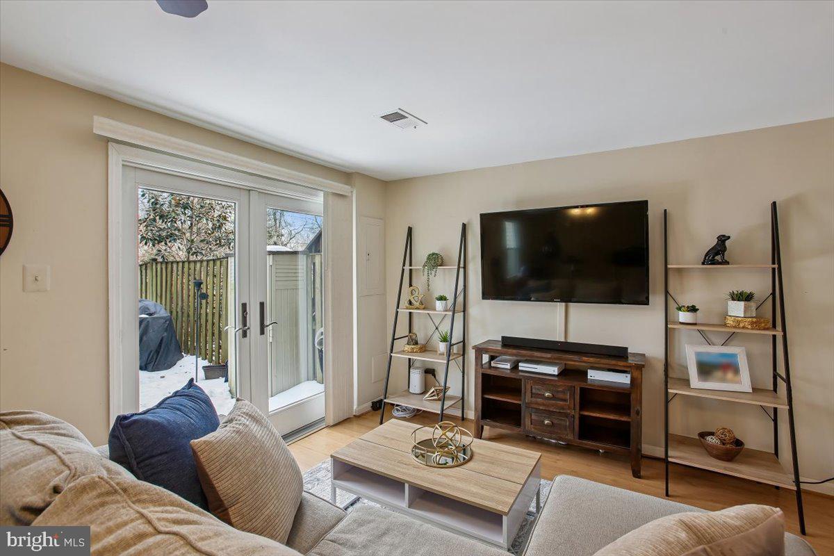 2909 EVERLEIGH WAY, FAIRFAX, Virginia 22031, 3 Bedrooms Bedrooms, ,2 BathroomsBathrooms,Residential,For sale,2909 EVERLEIGH WAY,VAFX2287406 MLS # VAFX2287406