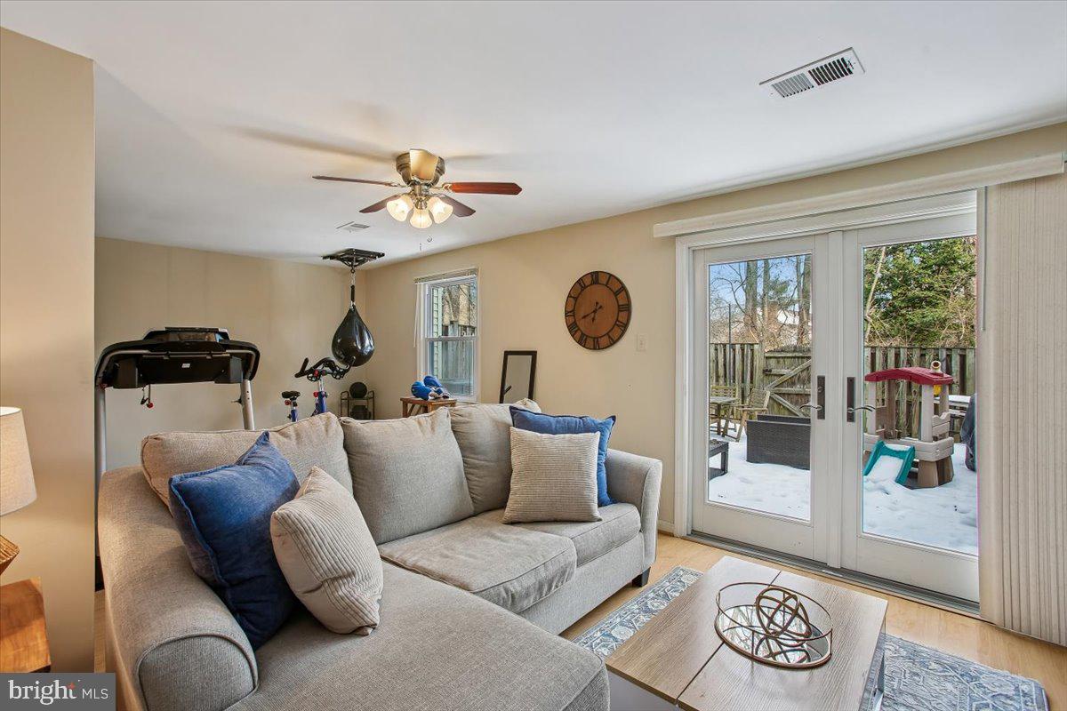 2909 EVERLEIGH WAY, FAIRFAX, Virginia 22031, 3 Bedrooms Bedrooms, ,2 BathroomsBathrooms,Residential,For sale,2909 EVERLEIGH WAY,VAFX2287406 MLS # VAFX2287406