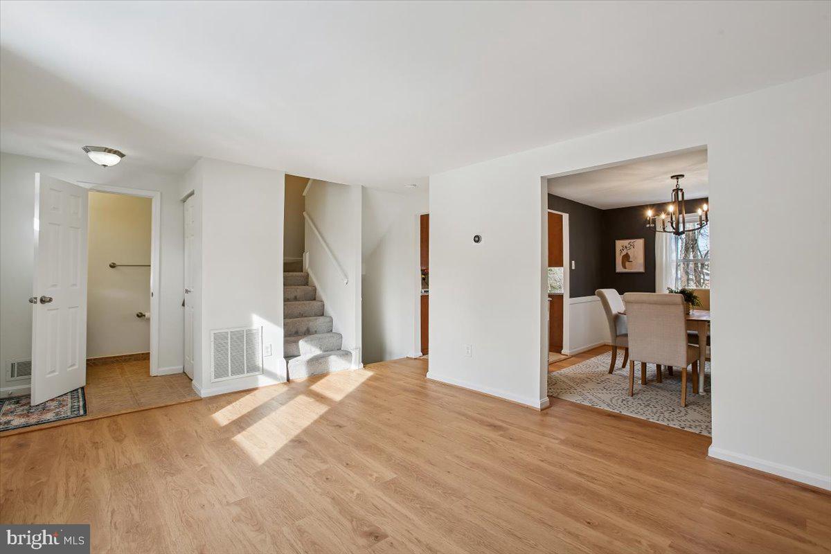 2909 EVERLEIGH WAY, FAIRFAX, Virginia 22031, 3 Bedrooms Bedrooms, ,2 BathroomsBathrooms,Residential,For sale,2909 EVERLEIGH WAY,VAFX2287406 MLS # VAFX2287406