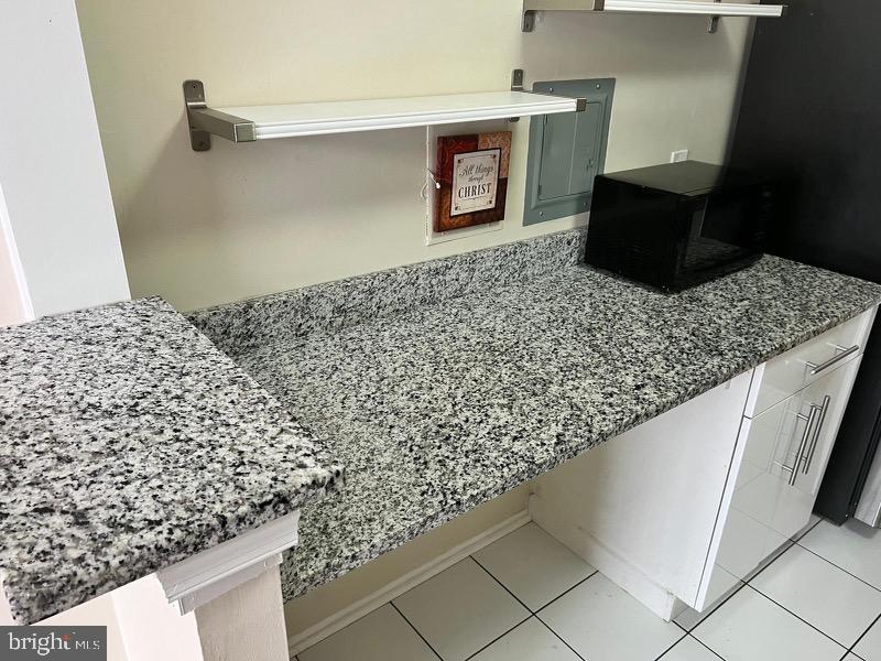 3334 WOODBURN VILLAGE DR #31, ANNANDALE, Virginia 22003, 2 Bedrooms Bedrooms, ,1 BathroomBathrooms,Residential,For sale,3334 WOODBURN VILLAGE DR #31,VAFX2287412 MLS # VAFX2287412