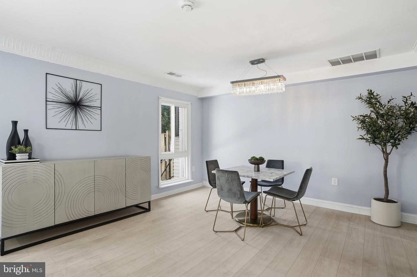 8626 VILLAGE SQ #8626, ALEXANDRIA, Virginia 22309, 3 Bedrooms Bedrooms, 5 Rooms Rooms,2 BathroomsBathrooms,Residential,For sale,8626 VILLAGE SQ #8626,VAFX2287420 MLS # VAFX2287420