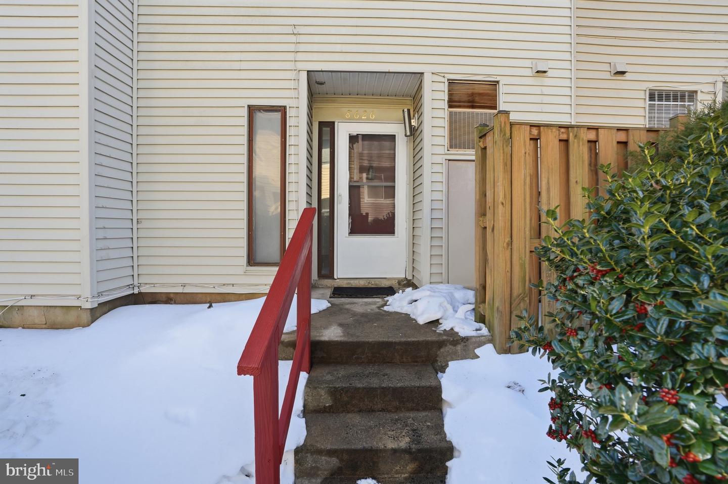 8626 VILLAGE SQ #8626, ALEXANDRIA, Virginia 22309, 3 Bedrooms Bedrooms, 5 Rooms Rooms,2 BathroomsBathrooms,Residential,For sale,8626 VILLAGE SQ #8626,VAFX2287420 MLS # VAFX2287420