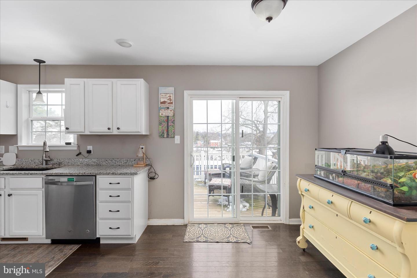 318 NEWMAN ST, STRASBURG, Virginia 22657, 3 Bedrooms Bedrooms, ,3 BathroomsBathrooms,Residential,For sale,318 NEWMAN ST,VASH2013456 MLS # VASH2013456