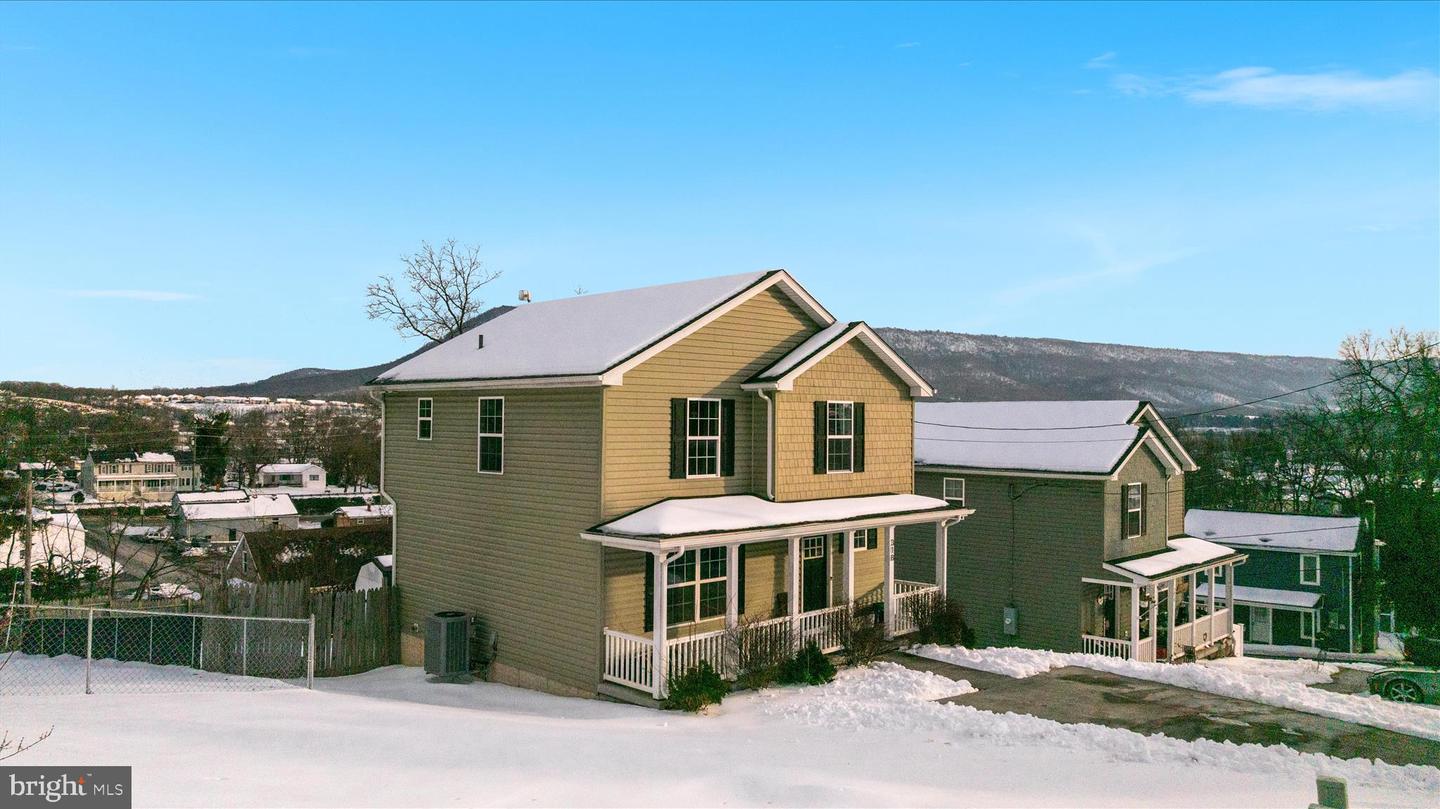 318 NEWMAN ST, STRASBURG, Virginia 22657, 3 Bedrooms Bedrooms, ,3 BathroomsBathrooms,Residential,For sale,318 NEWMAN ST,VASH2013456 MLS # VASH2013456