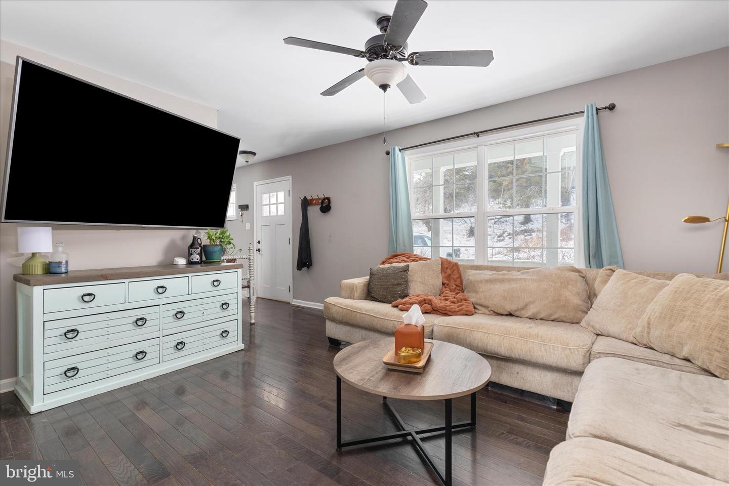 318 NEWMAN ST, STRASBURG, Virginia 22657, 3 Bedrooms Bedrooms, ,3 BathroomsBathrooms,Residential,For sale,318 NEWMAN ST,VASH2013456 MLS # VASH2013456