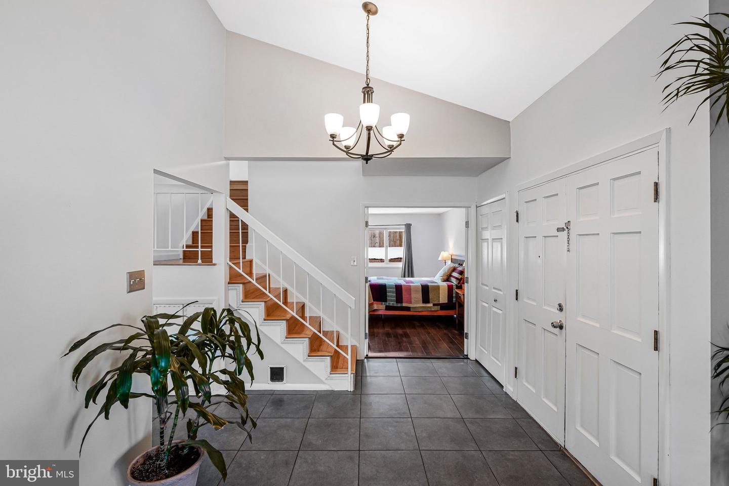 4 PHEASANT RUN CT, STERLING, Virginia 20164, 3 Bedrooms Bedrooms, ,2 BathroomsBathrooms,Residential,For sale,4 PHEASANT RUN CT,VALO2114630 MLS # VALO2114630